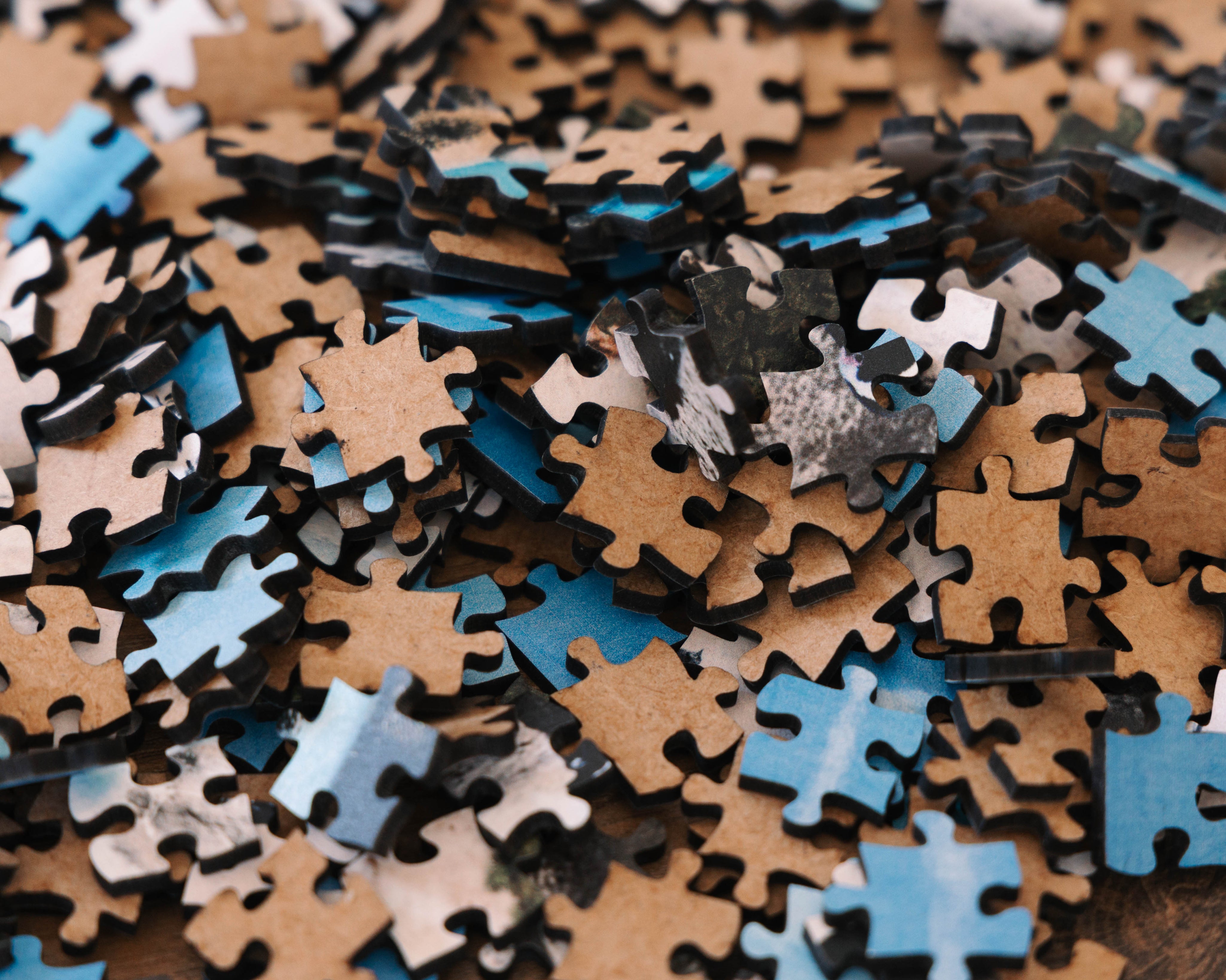 Using Less Phones In 2026, Why Puzzling Is The Analog Hobby We Are All Craving