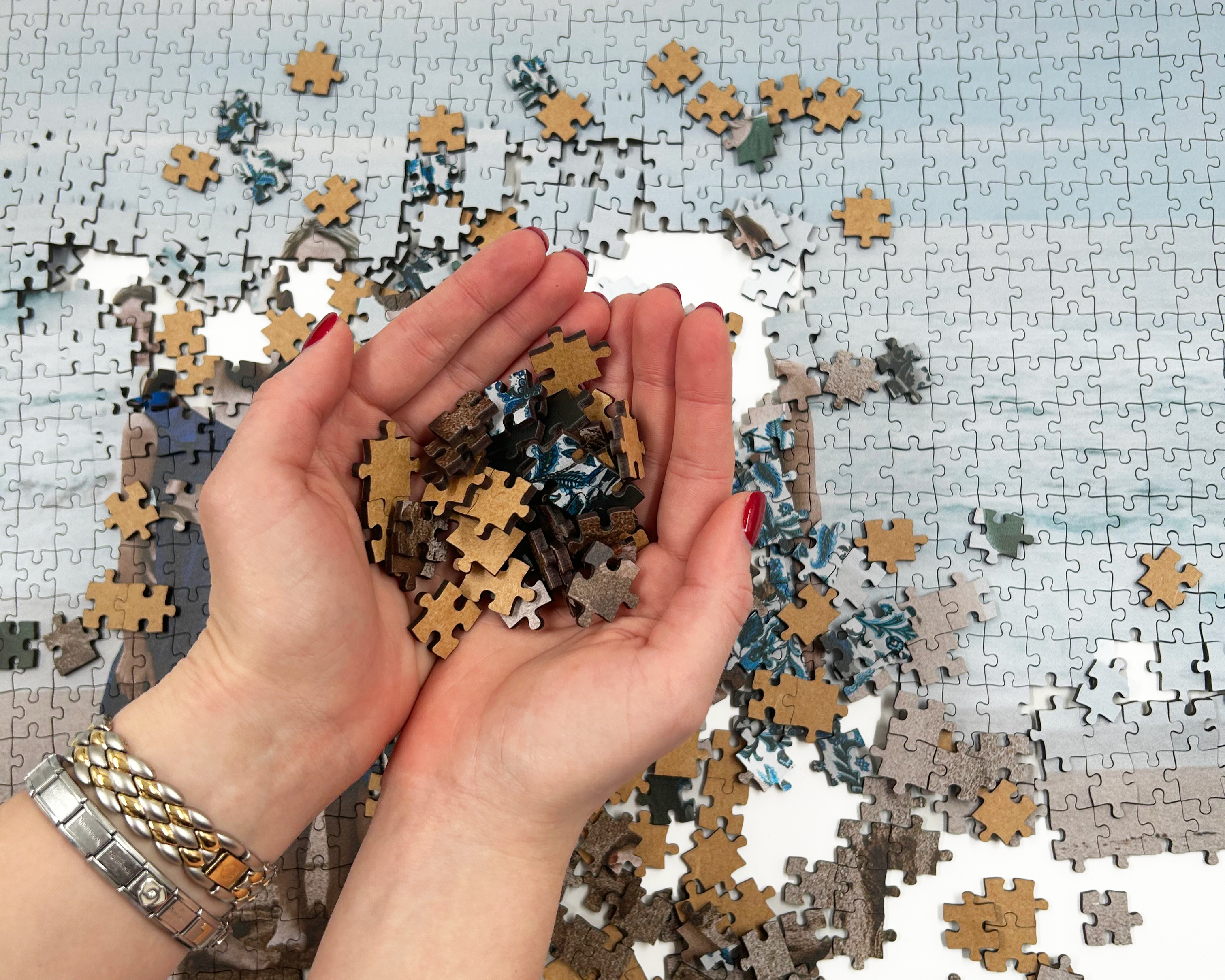 coral_with_hands_and_pieces.png