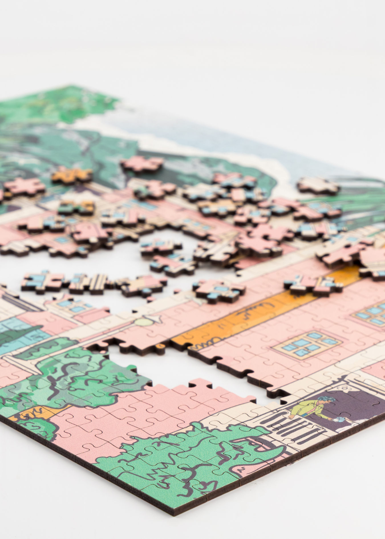 MasterPiece luxury wooden puzzle of the Mountain Nelson Hotel . A way to disconnect, relieve stress and a great gift idea.